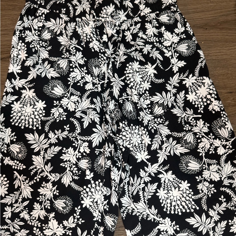 LOFT Black & White Floral Wide Leg Pants XS 100% Viscose - Picture 4 of 10